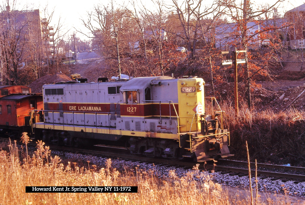 PIERMONT BRANCH NJ&NY local in Spring Valley NY on the Pie… Flickr