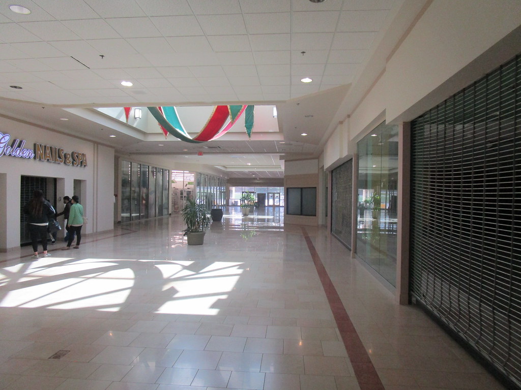 Coventry Mall Pottstown, PA. April 2022. … Flickr