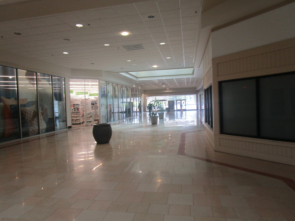 Coventry Mall Pottstown, PA. April 2022. … Flickr