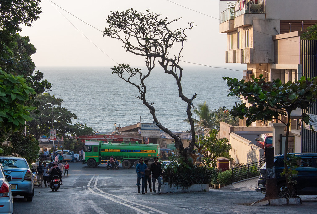 Bandra Looking down Kane Road to the Arabian Sea. Mumbai/B… Flickr