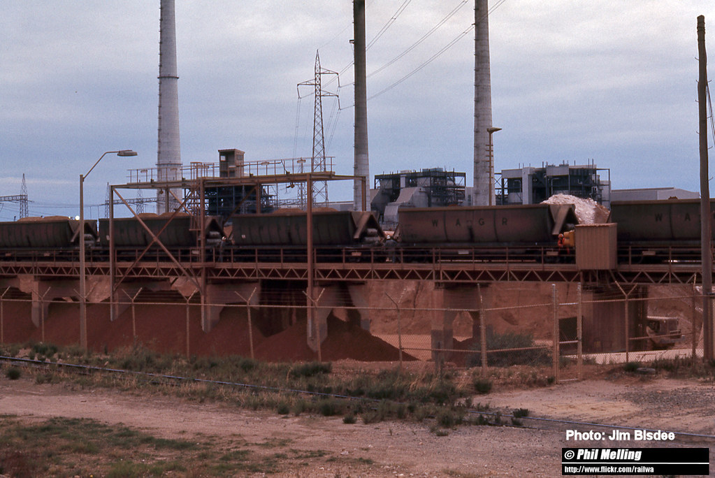 JB8384 Bauxite dumper Alcoa Kwinana April 1974 The bauxite… Flickr