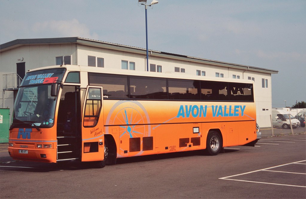 Avon Valley Travel, StratfordonAvon B10AVT Volvo B10M Pl… Flickr