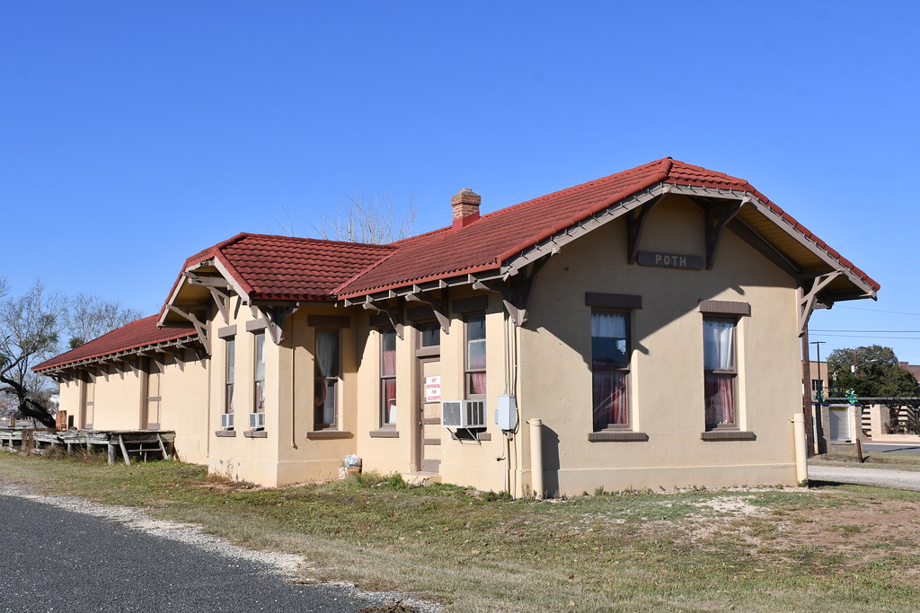Old Southern Pacific Railroad Depot (Poth, Texas) Historic… Flickr