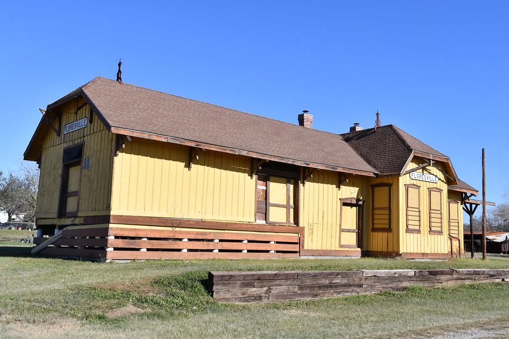 Old San Antonio and Aransas Pass Railway Depot (Floresville, Texas) a