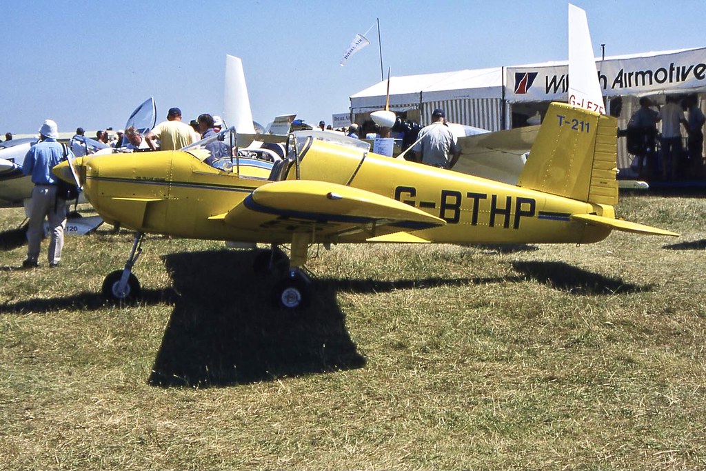 Thorp Thorpedo Thorp T211 Thorpedo GBTHP pictured at Kem… Stuart Mitchell Flickr