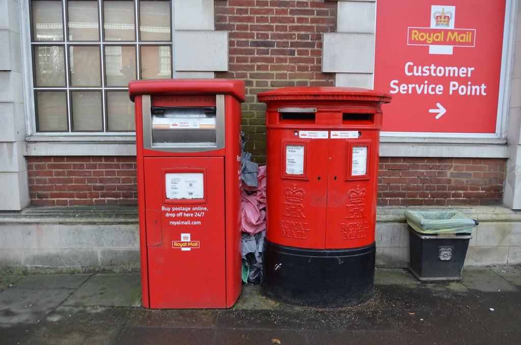 Postboxes, Wokingham Outside the Wokingham Delivery Office… Flickr