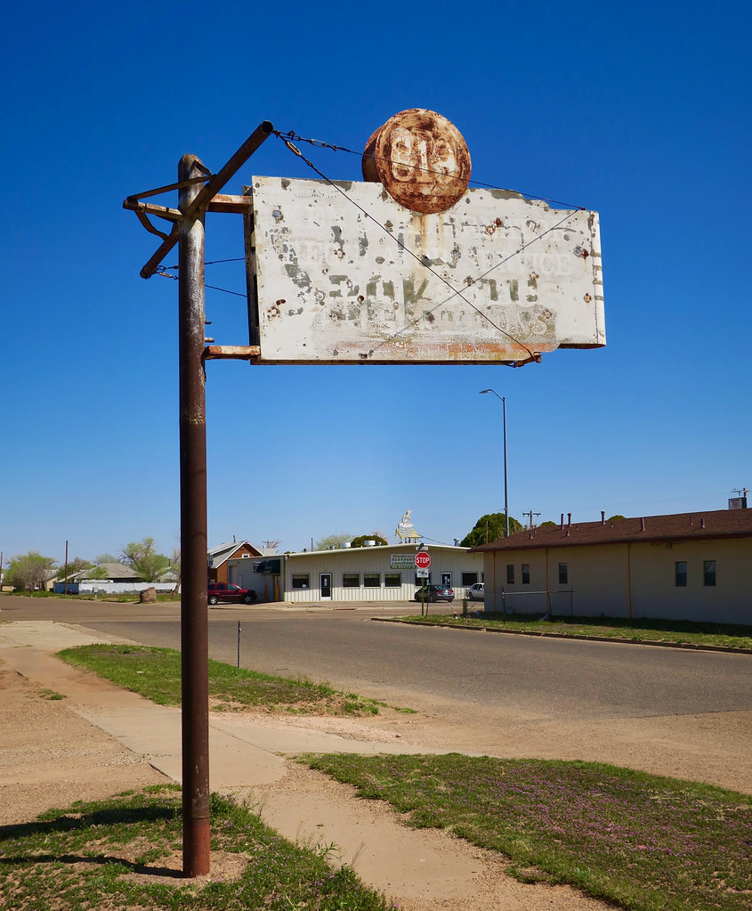 Dead Sign, Tucumcari, NM A dead sign at 819 South Monroe S… Flickr