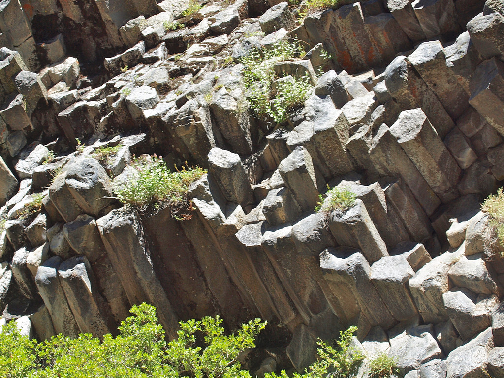 P7277506 Basalt pillars Hexagonal basalt pillars in an old… Flickr