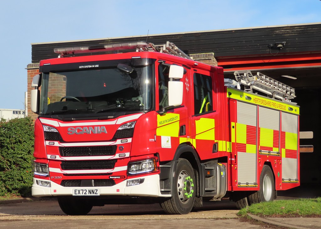 Welwyn Garden City 9779 EX72 NNZ Hertfordshire Fire An… Flickr