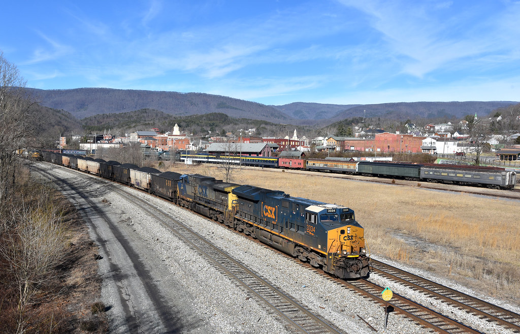 CSX ET44AH 3334 at Clifton VA on 1242023 Flickr