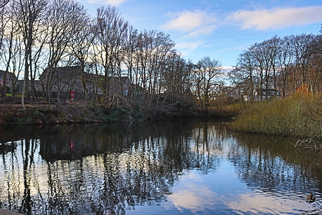 Reflections,Walker Dam,Aberdeen_jan 23_1305 Alan Longmuir. Flickr