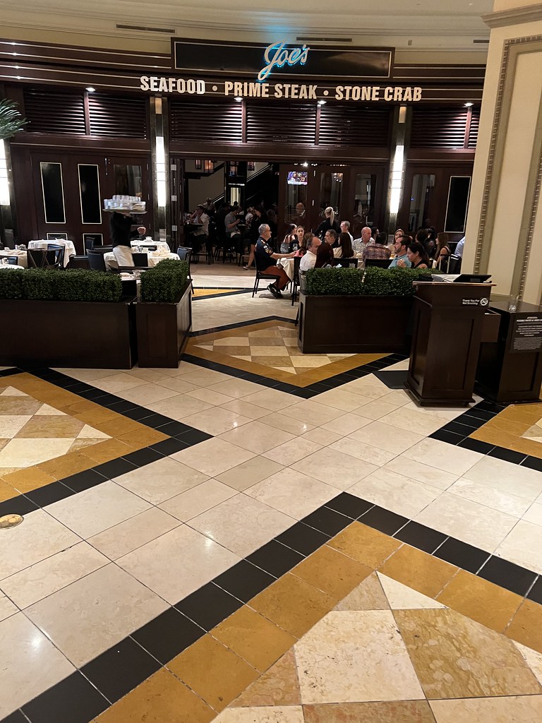 Joe’s Seafood Prime Steak and Stone Crab Bill D. Flickr