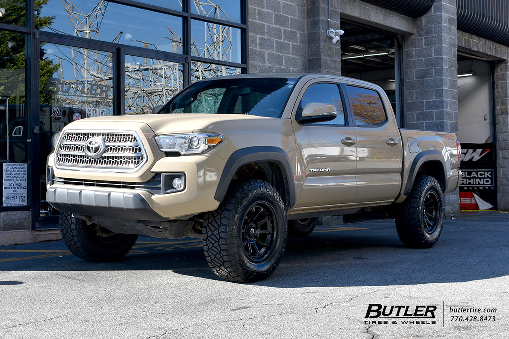 Leveled Toyota with 17in Fuel Torque Wheels and Nitto Ridge