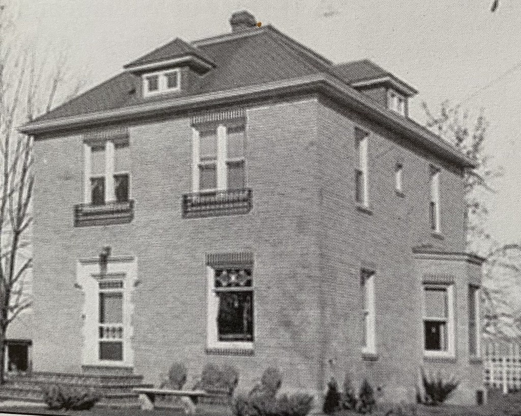 705 West Columbia Street Built in the 1900's, was bricke… Flickr