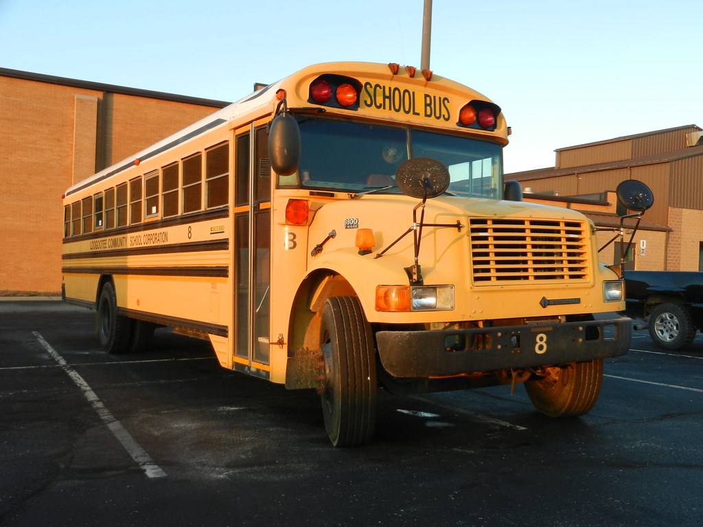 Loogootee Community School Corporation 8 (2) Cincinnati NKY Buses