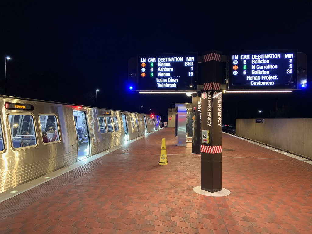 IMG_1148 East Falls Church Metro, Fairfax County, VA, 12/0… Flickr