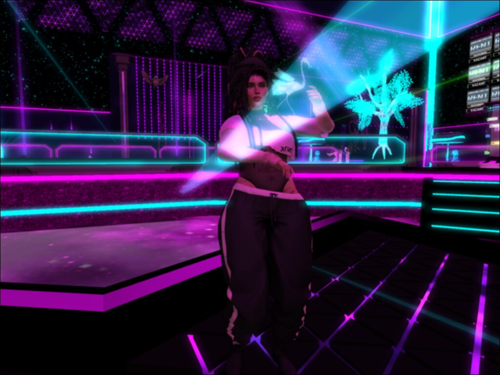 snapshot Visit this location at Whispering Diamonds Club… Flickr
