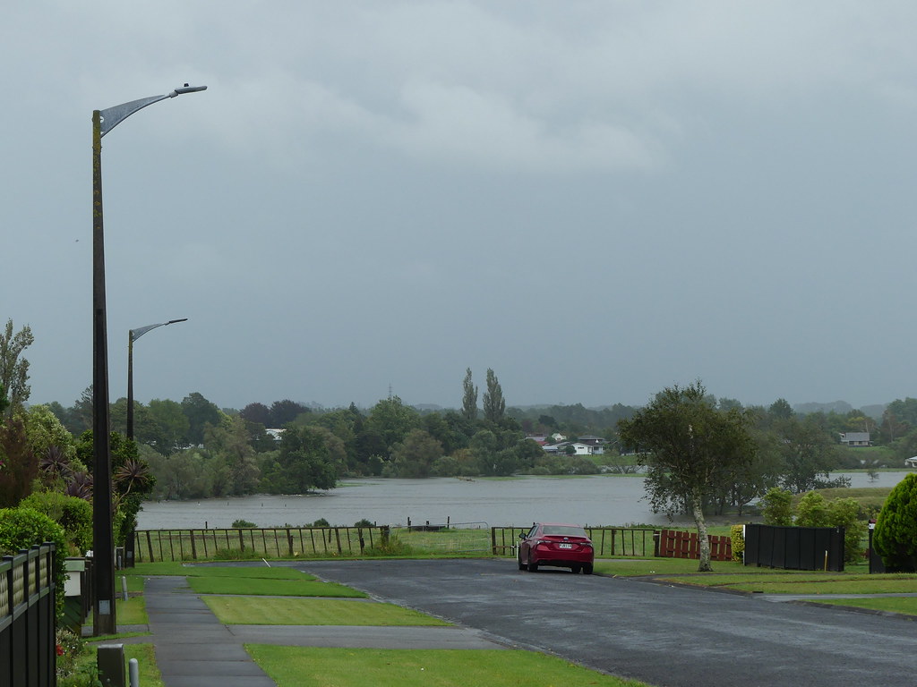 Flooded Waihou river from Spencer street Te Aroha epitree Flickr