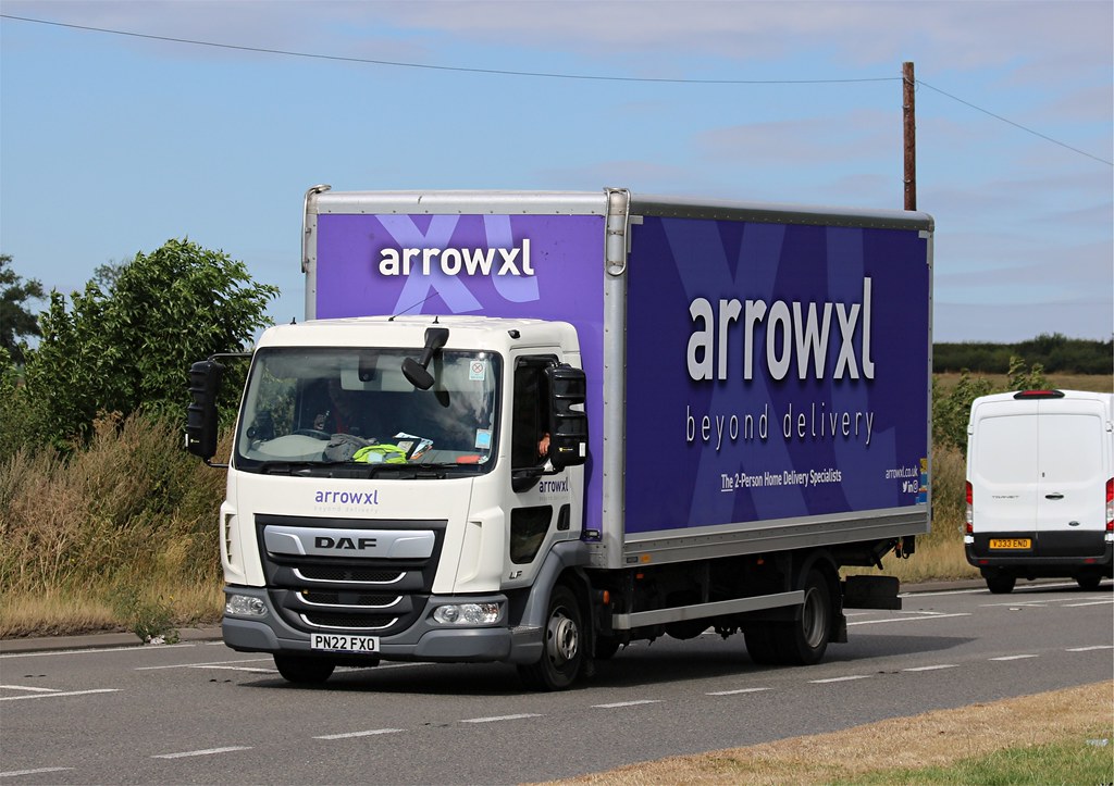 Arrow XL PN22 FXO on the A5 Rugby 220822 ROBERT MATTHEWS Flickr
