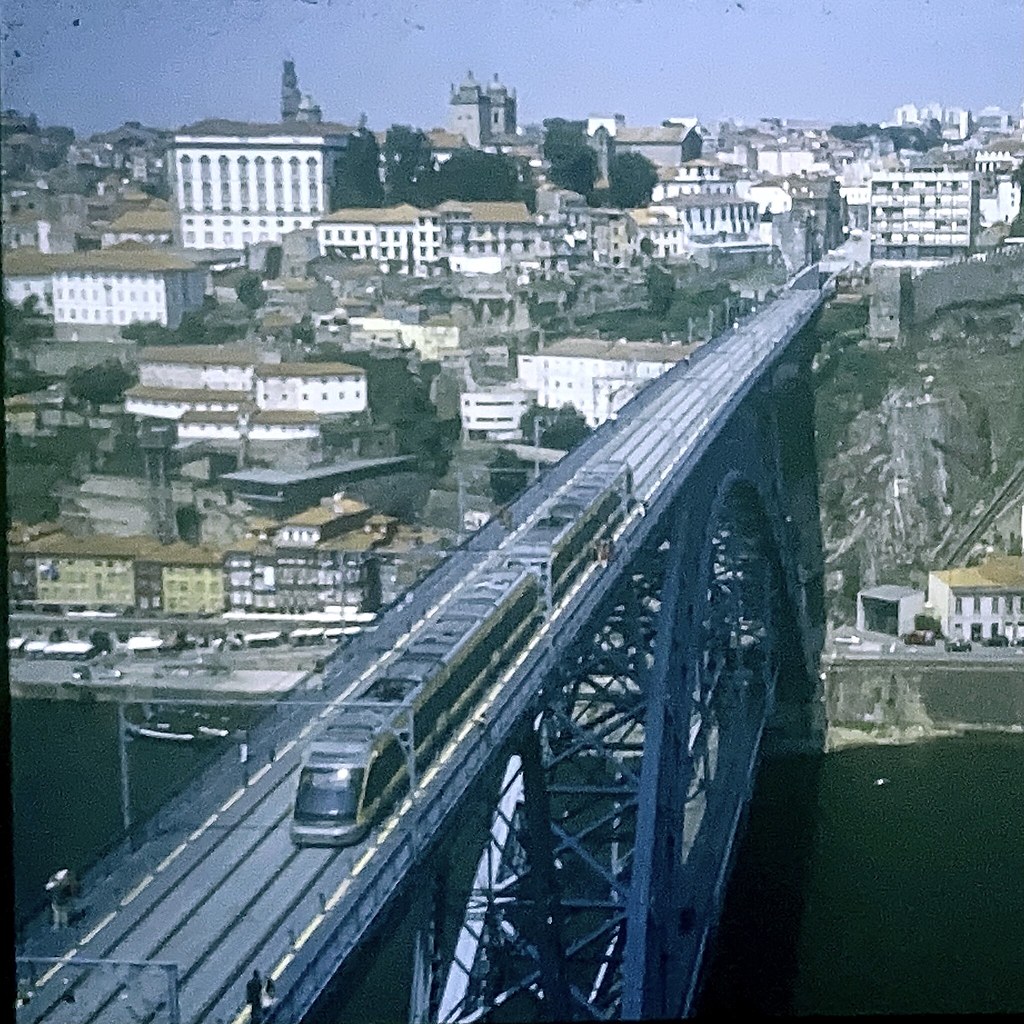 Topdeck travel The upper deck of the Dom Luis I Bridge is… Flickr