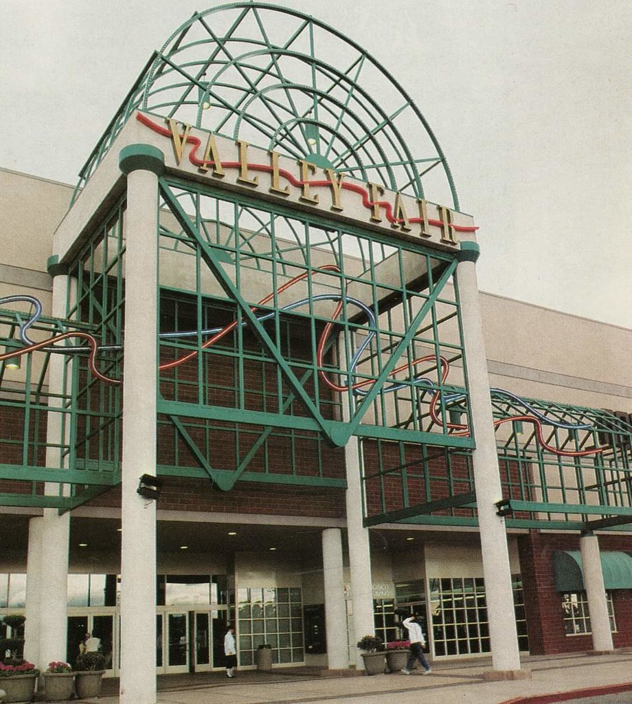 Valley Fair Mall, San Jose Valley Fair Mall entrance with … Flickr