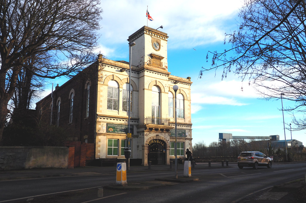 Town Hall, Knottingley Knottingley is a market town in the… Flickr