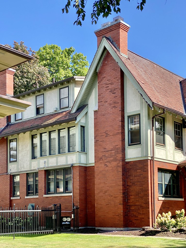 Soldiers Place and Chapin Parkway, Albright, Buffalo, NY Flickr