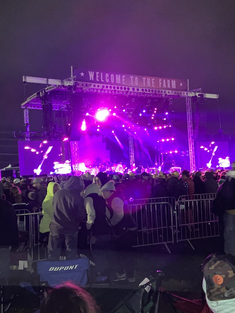 Luke Bryan Several folks went to get their country on at t… Flickr