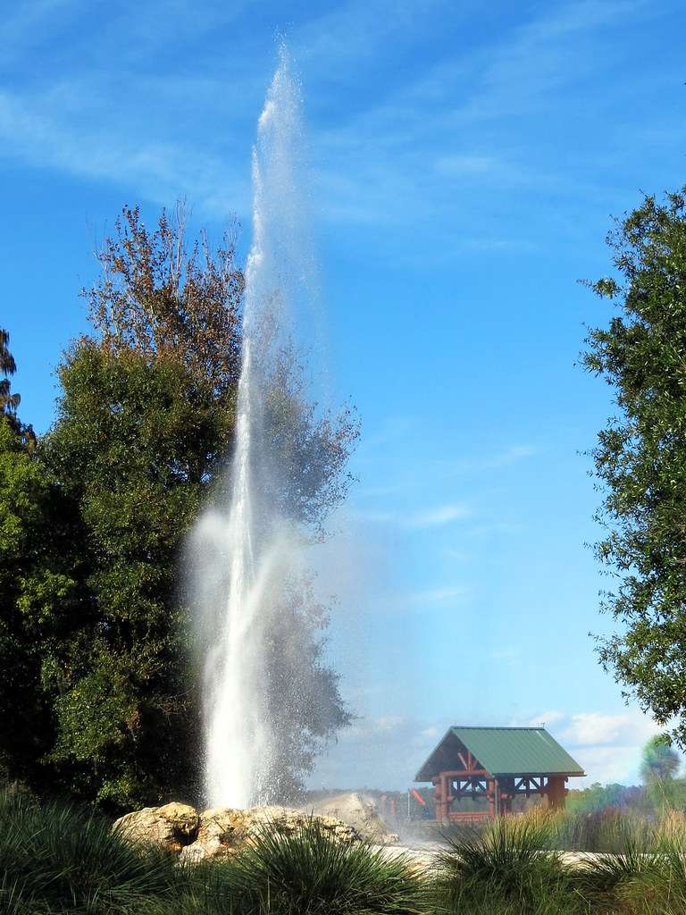 Fire Rock Geyser Disney's Wilderness Lodge meeko_ Flickr