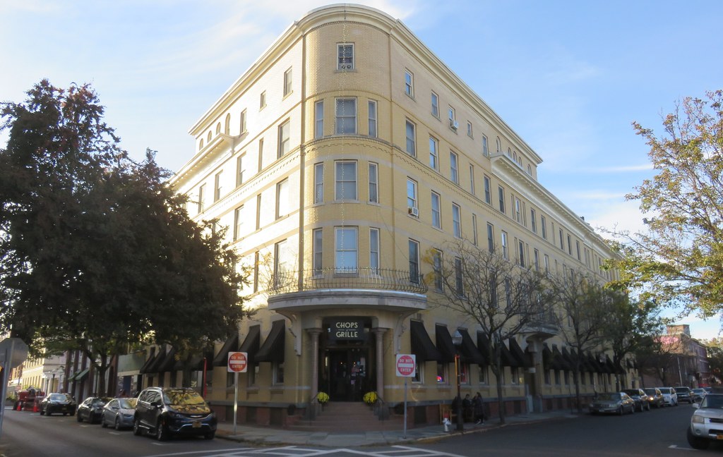 Old Stuyvesant Hotel (Kingston, New York) Built in 1911, t… Flickr