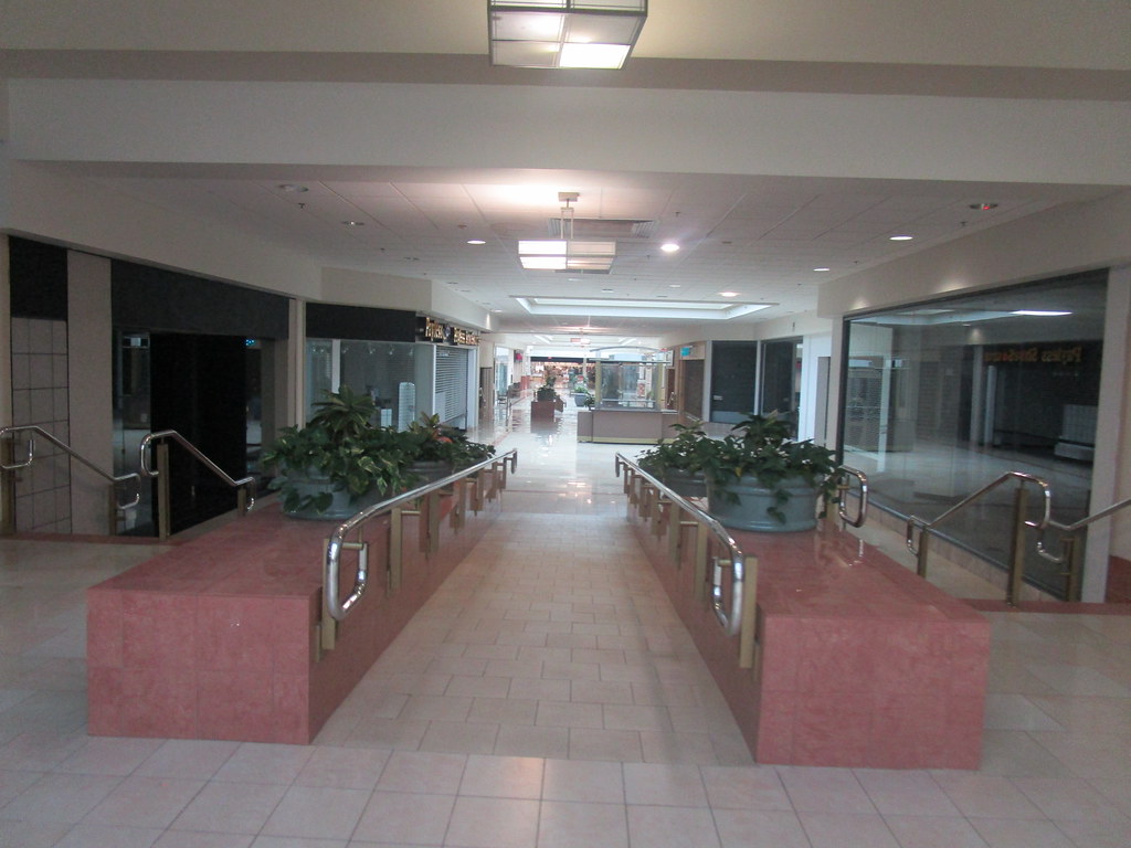 Coventry Mall Pottstown, PA. April 2022. … Flickr