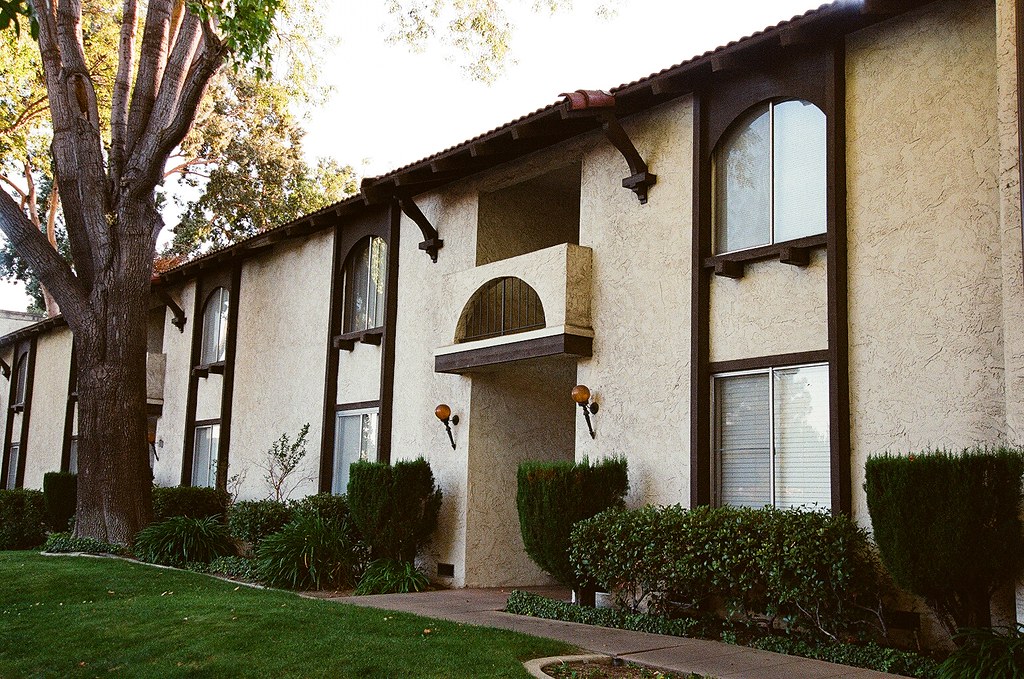 Mission Villa Apartments Mission Villa Apartments in San J… Flickr