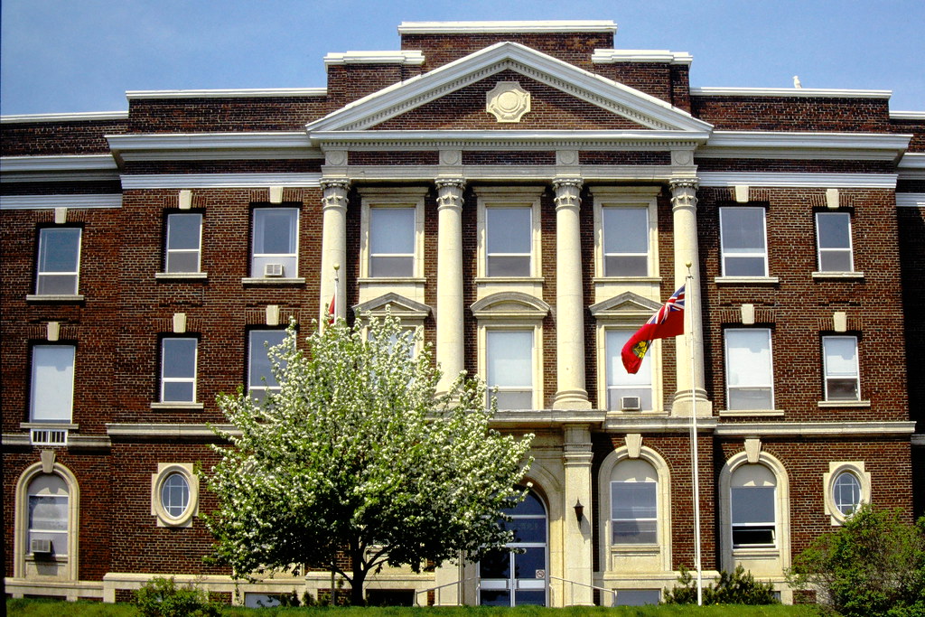 Provincial government building, Thunder Bay, Ontario (1996… Flickr
