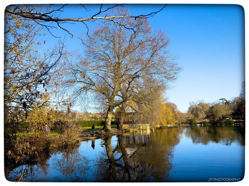 Todays walk around Broomfield Park and Southgate High Stre… Flickr