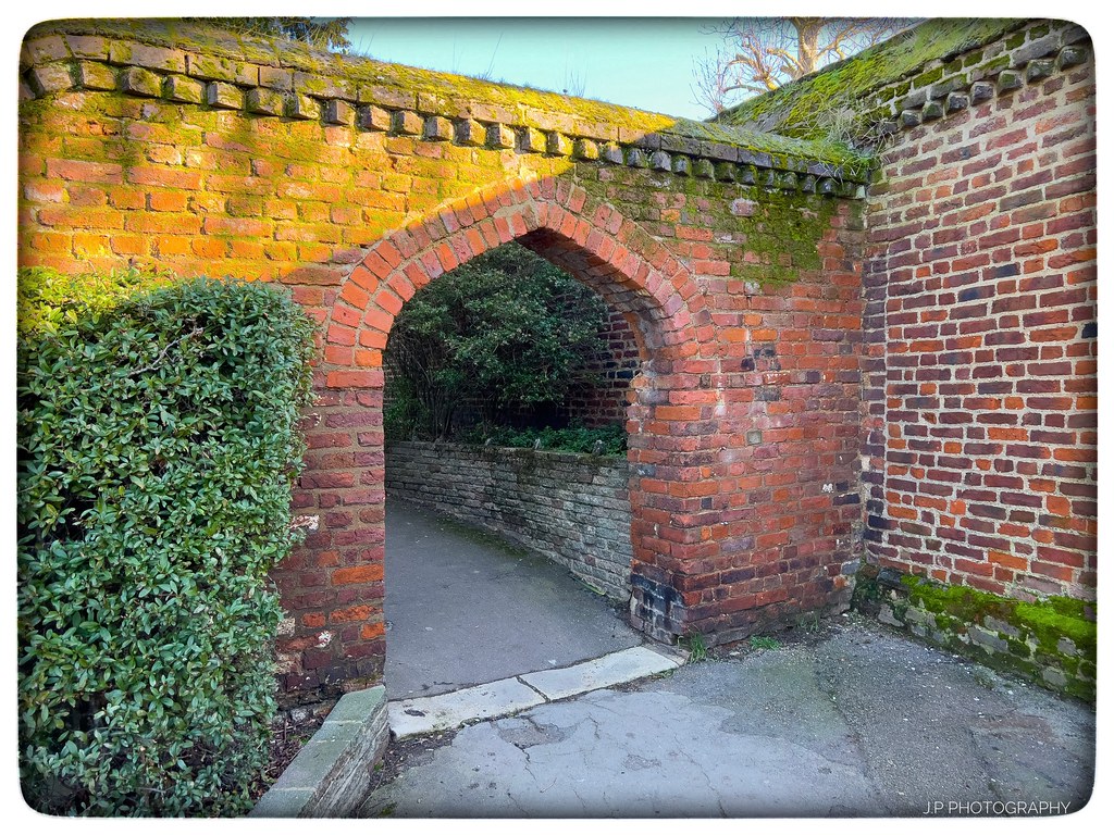 Todays walk around Broomfield Park and Southgate High Stre… Flickr