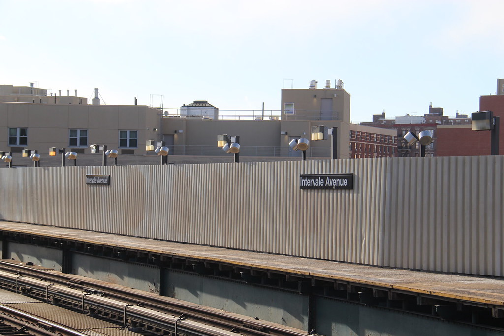 IMG_6951 Intervale Avenue. GojiMet86 Flickr
