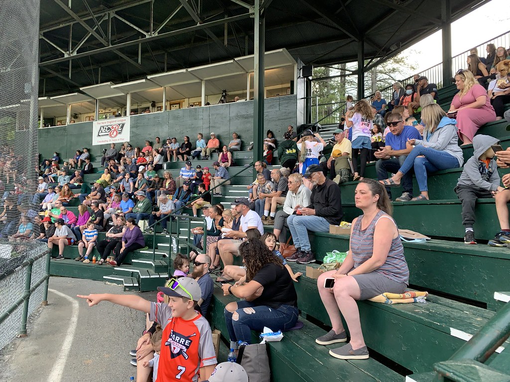 20220608_192159IMG_2353 The Vermont Mountaineers (hosting… Flickr