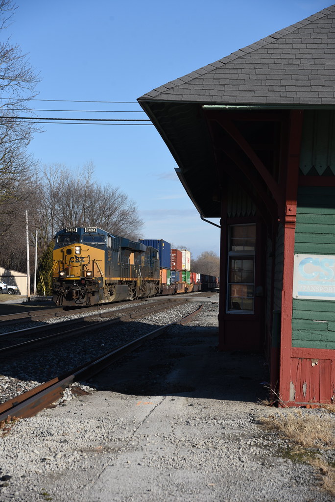 I151 North Baltimore OH 2723 CSX westbound intermodal trai… Flickr