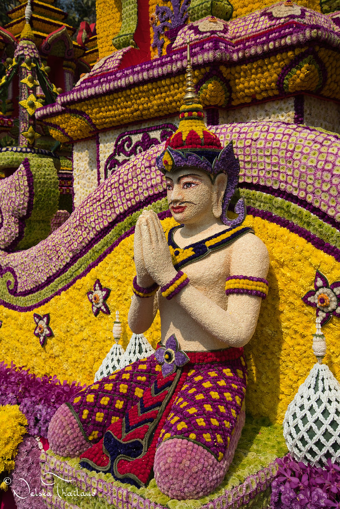 Parade of flowers floats Chiang Mai flowers festival Flickr