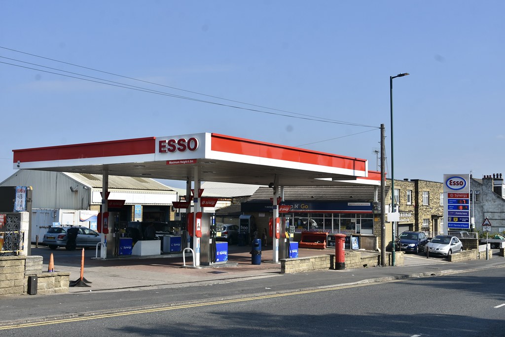 Esso, Great Horton Road Bradford West Yorkshire 2022. Flickr