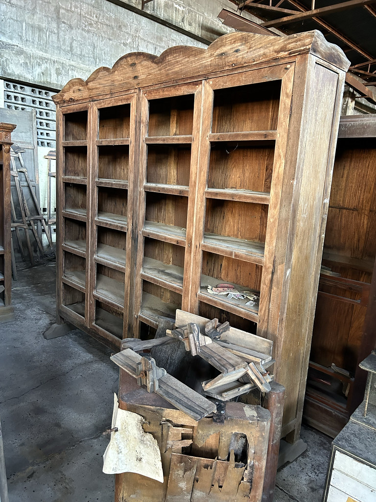 Large Bookcase Spotted at an antique furniture warehouse i… Flickr
