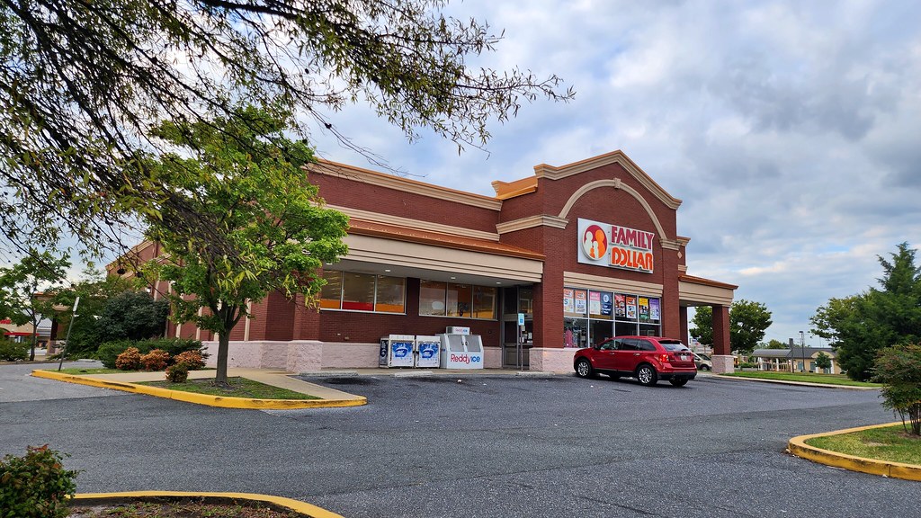 Family Dollar in Cambridge, Maryland Family Dollar store i… Flickr