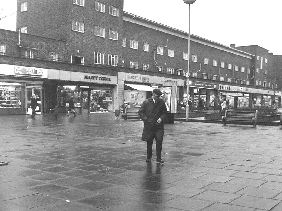 South Oxhey Shops. Picture taken from St. Andrews Road 197… Flickr