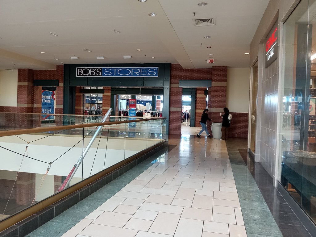 Bob's Stores Buckland Hills Mall Manchester, Connectic… Flickr