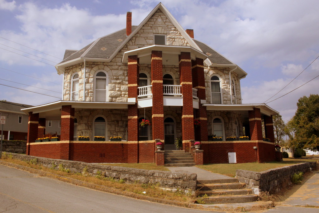 Interesting House in Tazewell, TN Here is a house I found … Flickr