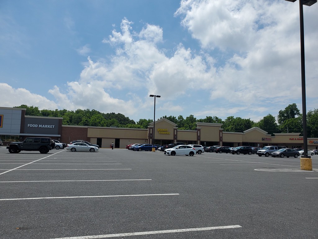 Weis Shippensburg, PA Shippensburg S.C., E. King St; a n… Flickr