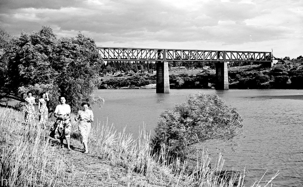 Aliwal North, Eastern Cape Path on the bank of the Orange … Flickr