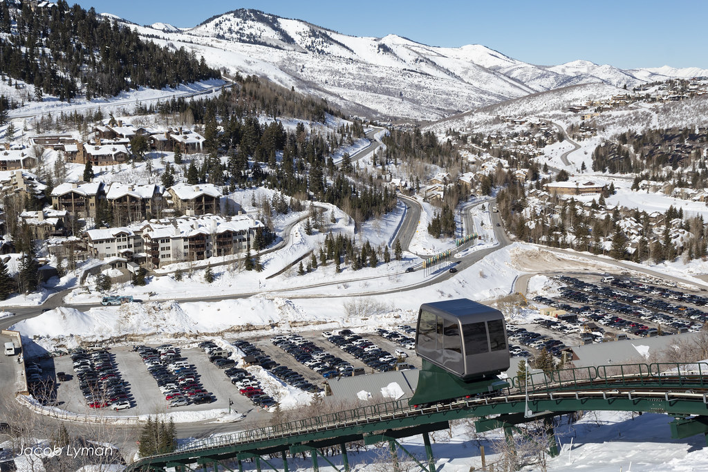 St. Regis Deer Valley Funicular A downward funicular car o… Flickr