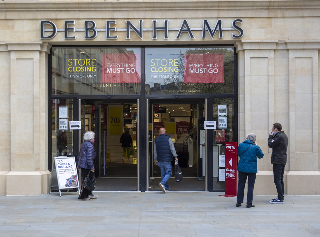 21IDM1176 Closing down sale at Debenhams, Bath, Southgate … Flickr