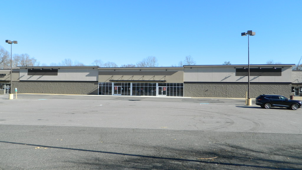 Food Lion (closed) Food Lion 901 (closed) [36,254 square … Flickr